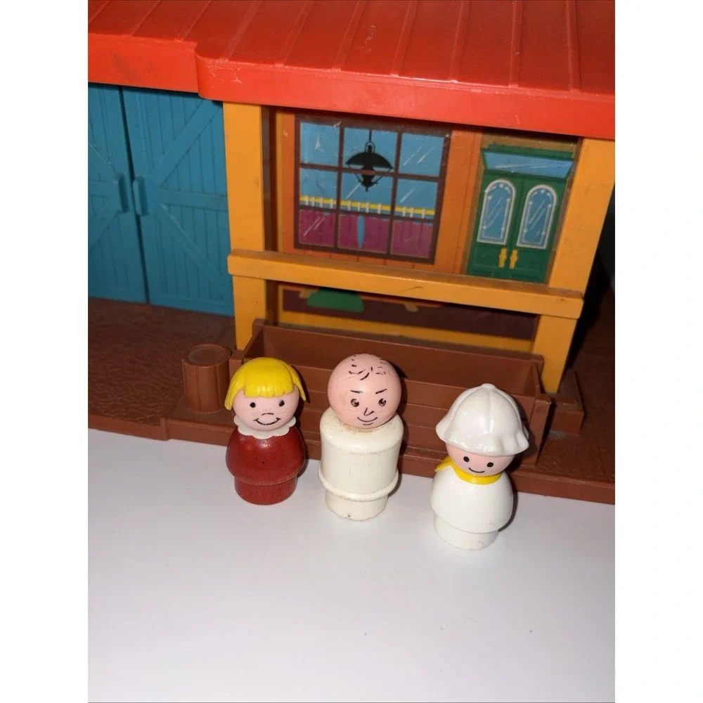 Vintage 1982 Fisher Price Little People Western Town Cowboy Family Play Set #934